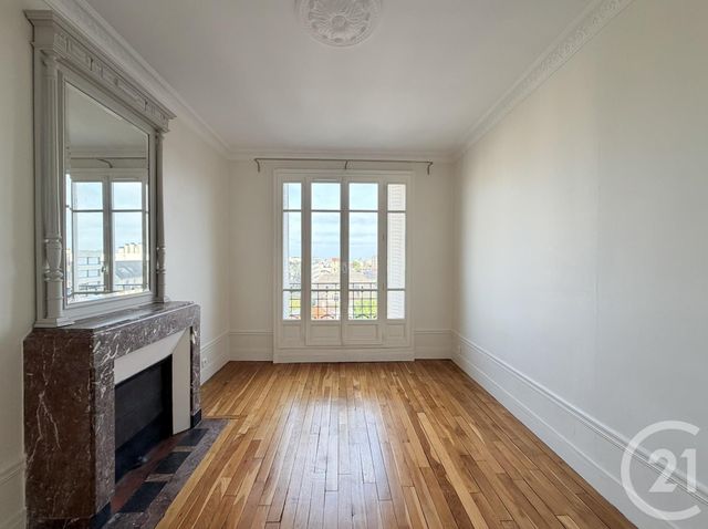 Appartement F5 à vendre - 5 pièces - 92.81 m2 - COURBEVOIE - 92 - ILE-DE-FRANCE - Century 21 Prestige Montmartre