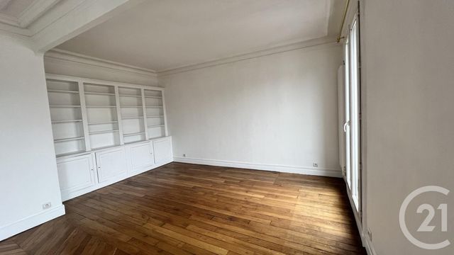 Afficher la photo en grand Appartement à louer - 2 pièces - 72.33 m2 - PARIS - 75018 - ILE-DE-FRANCE - Century 21 Prestige Montmartre
