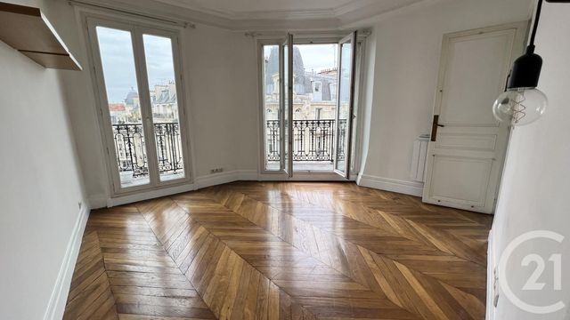 Afficher la photo en grand Appartement à louer - 2 pièces - 72.33 m2 - PARIS - 75018 - ILE-DE-FRANCE - Century 21 Prestige Montmartre
