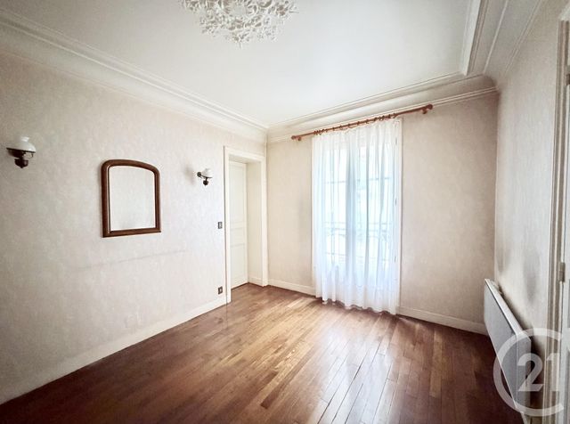 Appartement à vendre - 3 pièces - 52.27 m2 - PARIS - 75018 - ILE-DE-FRANCE - Century 21 Prestige Montmartre