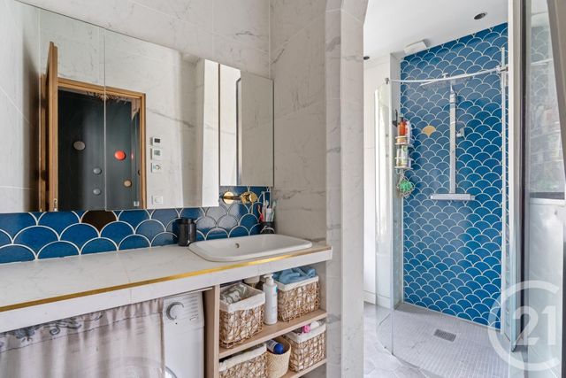 Appartement à vendre - 3 pièces - 53.46 m2 - PARIS - 75018 - ILE-DE-FRANCE - Century 21 Prestige Montmartre