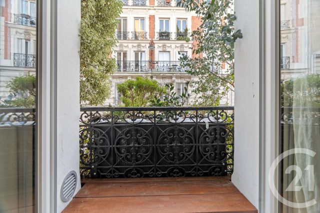 Appartement à vendre - 3 pièces - 53.46 m2 - PARIS - 75018 - ILE-DE-FRANCE - Century 21 Prestige Montmartre