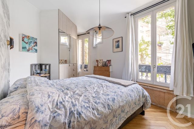 Appartement à vendre - 3 pièces - 53.46 m2 - PARIS - 75018 - ILE-DE-FRANCE - Century 21 Prestige Montmartre