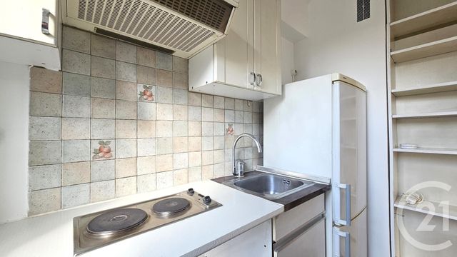 Appartement Studio à vendre - 1 pièce - 28.77 m2 - PARIS - 75018 - ILE-DE-FRANCE - Century 21 Prestige Montmartre