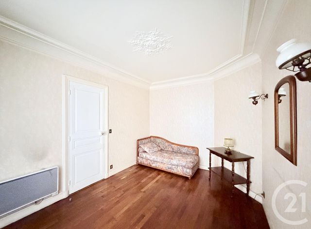 Appartement à vendre - 3 pièces - 52.27 m2 - PARIS - 75018 - ILE-DE-FRANCE - Century 21 Prestige Montmartre