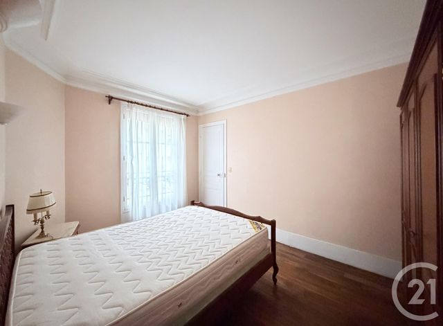 Appartement à vendre - 3 pièces - 52.27 m2 - PARIS - 75018 - ILE-DE-FRANCE - Century 21 Prestige Montmartre