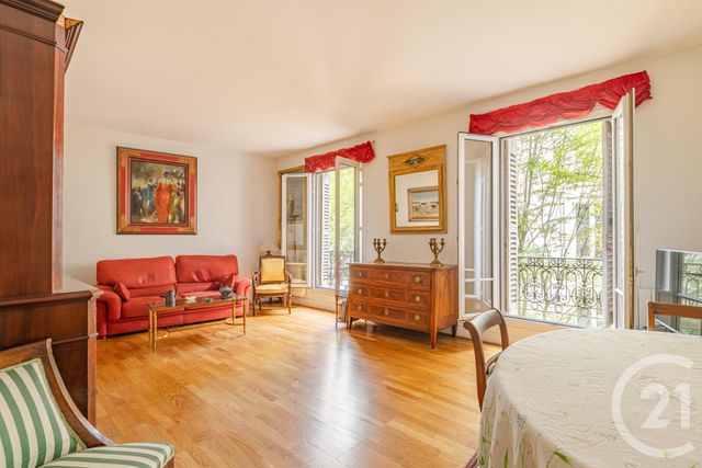 Appartement à vendre - 3 pièces - 50.71 m2 - PARIS - 75018 - ILE-DE-FRANCE - Century 21 Prestige Montmartre