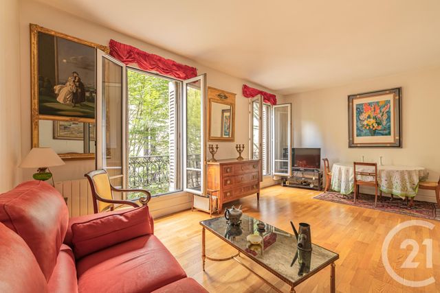 Appartement 3 pièces à vendre - 3 pièces - 50.71 m2 - PARIS - 75018 - ILE-DE-FRANCE - Century 21 Prestige Montmartre
