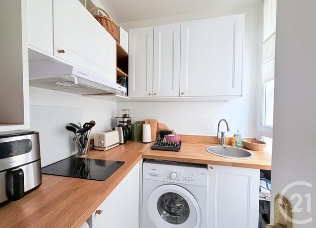 Appartement à vendre - 2 pièces - 34.73 m2 - PARIS - 75018 - ILE-DE-FRANCE - Century 21 Prestige Montmartre