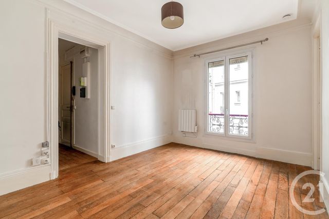 Appartement à vendre - 2 pièces - 33.02 m2 - PARIS - 75018 - ILE-DE-FRANCE - Century 21 Prestige Montmartre