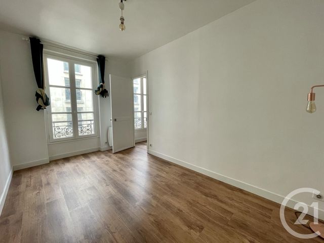 Appartement à louer - 2 pièces - 35.0 m2 - PARIS - 75011 - ILE-DE-FRANCE - Century 21 Prestige Montmartre