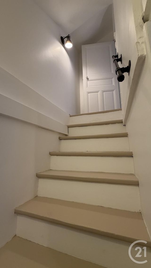 Appartement Duplex à louer - 3 pièces - 62.6 m2 - PARIS - 75018 - ILE-DE-FRANCE - Century 21 Prestige Montmartre