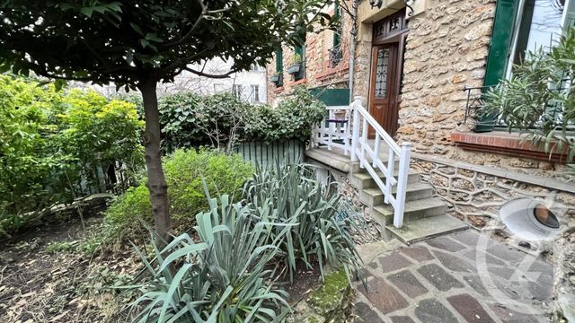 Appartement Duplex à louer - 3 pièces - 62.6 m2 - PARIS - 75018 - ILE-DE-FRANCE - Century 21 Prestige Montmartre