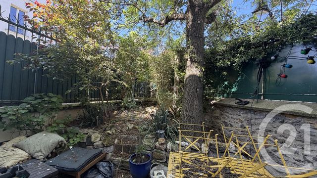 Appartement Duplex à louer - 3 pièces - 62.6 m2 - PARIS - 75018 - ILE-DE-FRANCE - Century 21 Prestige Montmartre