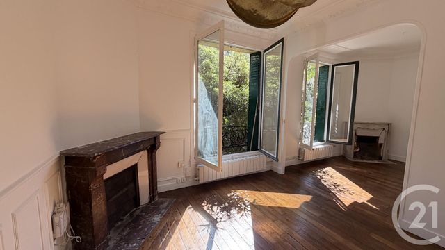 Appartement Duplex à louer - 3 pièces - 62.6 m2 - PARIS - 75018 - ILE-DE-FRANCE - Century 21 Prestige Montmartre