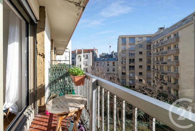 Appartement à vendre - 2 pièces - 46.93 m2 - PARIS - 75018 - ILE-DE-FRANCE - Century 21 Prestige Montmartre