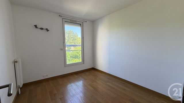 Appartement 4 pièces à louer - 4 pièces - 85.0 m2 - NOISY LE GRAND - 93 - ILE-DE-FRANCE - Century 21 Prestige Montmartre