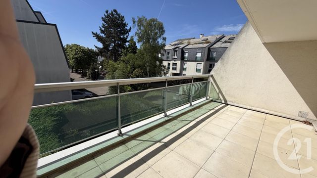 Appartement 4 pièces à louer - 4 pièces - 85.0 m2 - NOISY LE GRAND - 93 - ILE-DE-FRANCE - Century 21 Prestige Montmartre