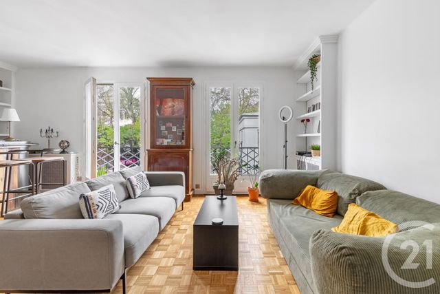 Appartement à vendre - 2 pièces - 55.52 m2 - PARIS - 75018 - ILE-DE-FRANCE - Century 21 Prestige Montmartre