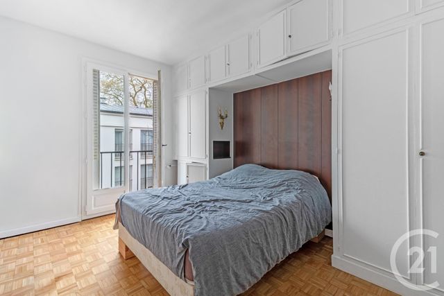 Appartement à vendre - 2 pièces - 55.52 m2 - PARIS - 75018 - ILE-DE-FRANCE - Century 21 Prestige Montmartre