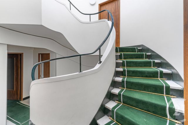 Appartement à vendre - 2 pièces - 55.52 m2 - PARIS - 75018 - ILE-DE-FRANCE - Century 21 Prestige Montmartre