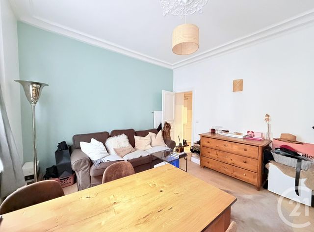 Appartement à vendre - 2 pièces - 35.0 m2 - PARIS - 75018 - ILE-DE-FRANCE - Century 21 Prestige Montmartre
