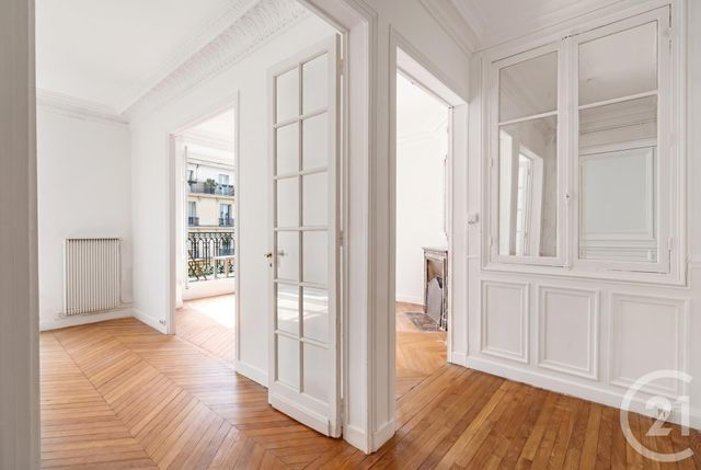 Appartement 4 pièces à vendre - 4 pièces - 86.75 m2 - PARIS - 75018 - ILE-DE-FRANCE - Century 21 Prestige Montmartre