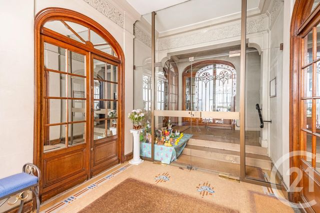 Appartement T5 à vendre - 5 pièces - 148.83 m2 - PARIS - 75018 - ILE-DE-FRANCE - Century 21 Prestige Montmartre