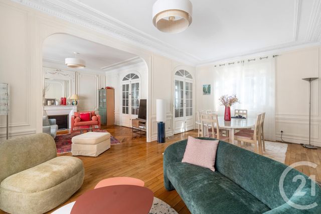 Appartement T5 à vendre - 5 pièces - 148.83 m2 - PARIS - 75018 - ILE-DE-FRANCE - Century 21 Prestige Montmartre