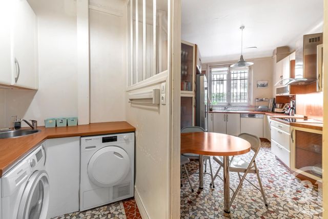 Appartement T5 à vendre - 5 pièces - 148.83 m2 - PARIS - 75018 - ILE-DE-FRANCE - Century 21 Prestige Montmartre