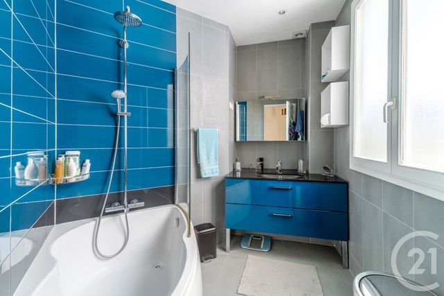 Appartement T5 à vendre - 5 pièces - 148.83 m2 - PARIS - 75018 - ILE-DE-FRANCE - Century 21 Prestige Montmartre