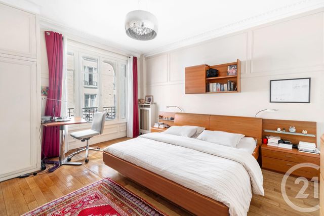 Appartement T5 à vendre - 5 pièces - 148.83 m2 - PARIS - 75018 - ILE-DE-FRANCE - Century 21 Prestige Montmartre