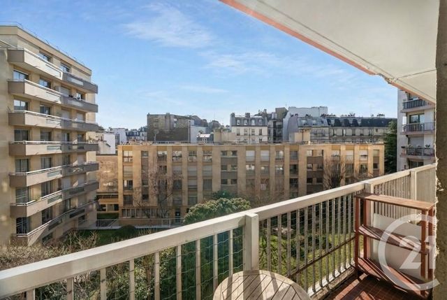 Appartement à vendre - 2 pièces - 46.93 m2 - PARIS - 75018 - ILE-DE-FRANCE - Century 21 Prestige Montmartre