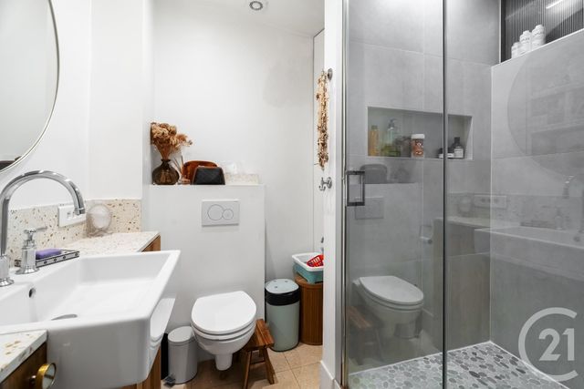 Appartement à vendre - 4 pièces - 62.0 m2 - PARIS - 75018 - ILE-DE-FRANCE - Century 21 Prestige Montmartre