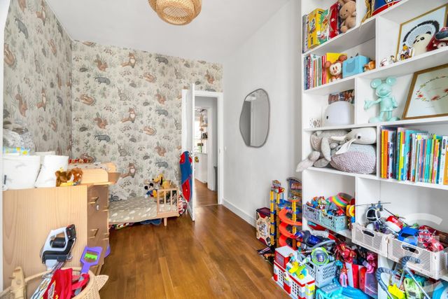 Appartement à vendre - 4 pièces - 62.0 m2 - PARIS - 75018 - ILE-DE-FRANCE - Century 21 Prestige Montmartre