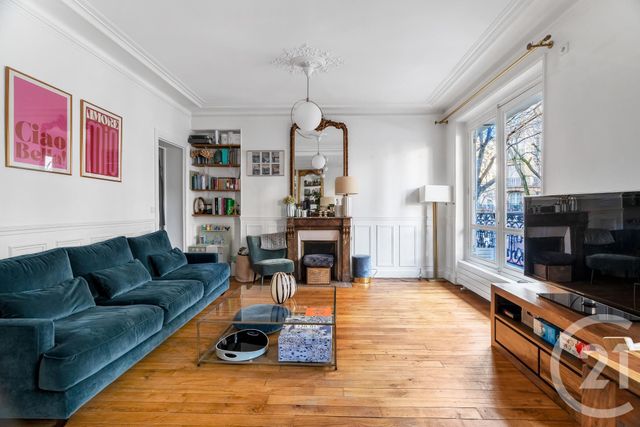 Appartement à vendre - 4 pièces - 62.0 m2 - PARIS - 75018 - ILE-DE-FRANCE - Century 21 Prestige Montmartre