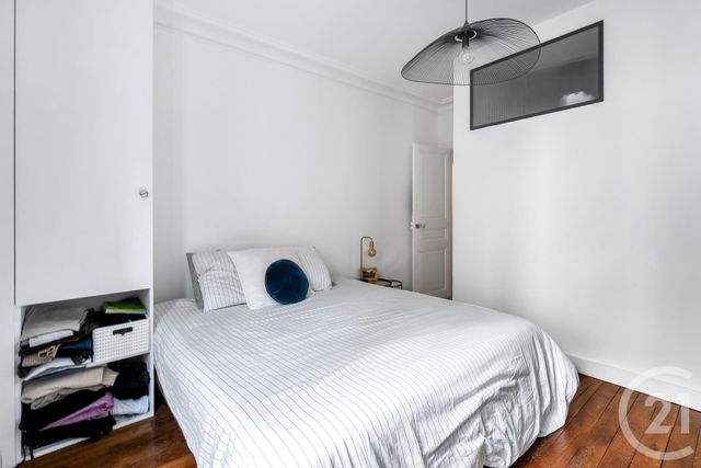 Appartement à vendre - 4 pièces - 62.0 m2 - PARIS - 75018 - ILE-DE-FRANCE - Century 21 Prestige Montmartre