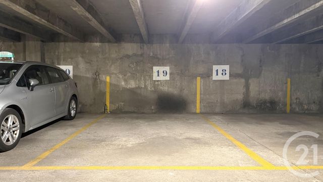 parking à vendre - 13.3 m2 - PARIS - 75018 - ILE-DE-FRANCE - Century 21 Prestige Montmartre