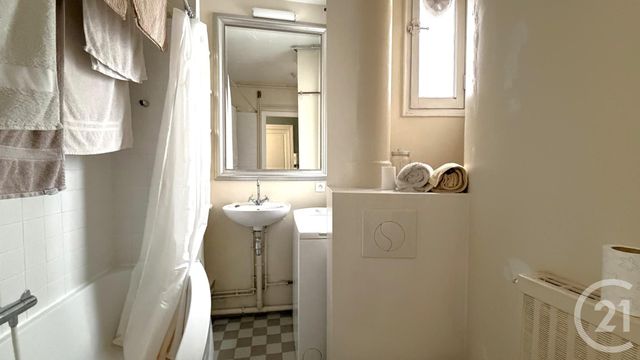 Appartement 3 pièces à vendre - 3 pièces - 50.2 m2 - PARIS - 75018 - ILE-DE-FRANCE - Century 21 Prestige Montmartre
