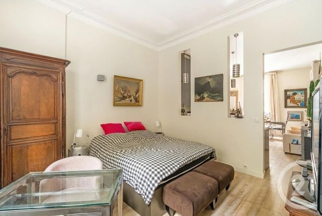 Appartement 2 pièces à vendre - 2 pièces - 42.21 m2 - PARIS - 75018 - ILE-DE-FRANCE - Century 21 Prestige Montmartre