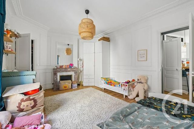 Appartement 3 pièces à vendre - 3 pièces - 83.11 m2 - PARIS - 75018 - ILE-DE-FRANCE - Century 21 Prestige Montmartre