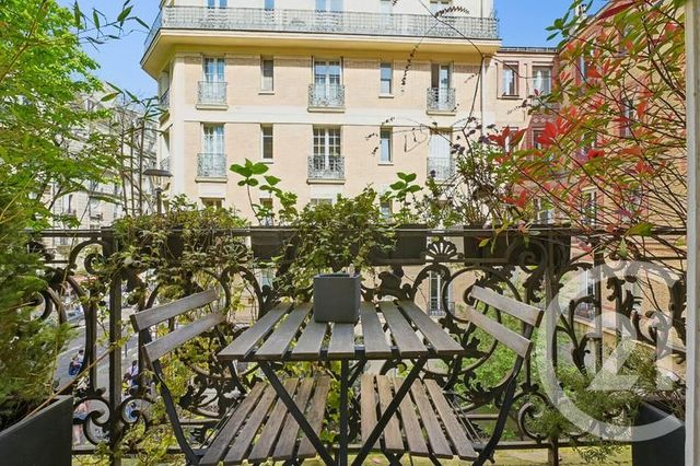 Appartement 3 pièces à vendre - 3 pièces - 83.11 m2 - PARIS - 75018 - ILE-DE-FRANCE - Century 21 Prestige Montmartre
