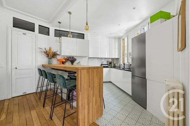 Appartement 3 pièces à vendre - 3 pièces - 83.11 m2 - PARIS - 75018 - ILE-DE-FRANCE - Century 21 Prestige Montmartre