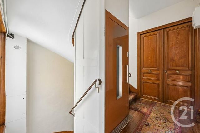 Appartement 3 pièces à vendre - 3 pièces - 83.11 m2 - PARIS - 75018 - ILE-DE-FRANCE - Century 21 Prestige Montmartre