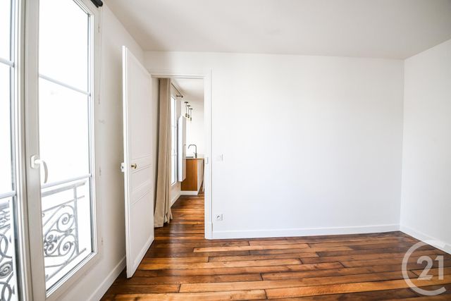 Appartement 2 pièces à vendre - 2 pièces - 44.31 m2 - PARIS - 75018 - ILE-DE-FRANCE - Century 21 Prestige Montmartre
