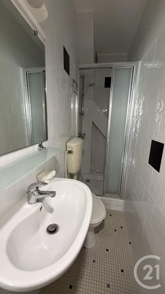 Appartement 2 pièces à louer - 2 pièces - 39.36 m2 - PARIS - 75018 - ILE-DE-FRANCE - Century 21 Prestige Montmartre