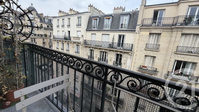 Appartement 2 pièces à louer - 2 pièces - 39.36 m2 - PARIS - 75018 - ILE-DE-FRANCE - Century 21 Prestige Montmartre
