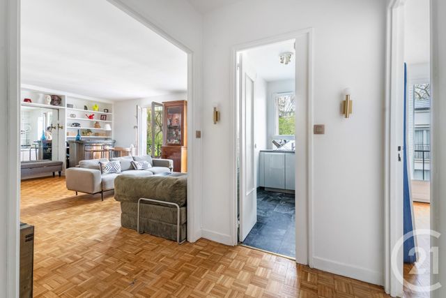 Appartement 2/3 pièces à vendre - 2 pièces - 55.52 m2 - PARIS - 75018 - ILE-DE-FRANCE - Century 21 Prestige Montmartre