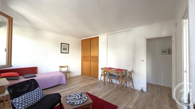 Appartement Studio à vendre - 1 pièce - 27.52 m2 - PARIS - 75018 - ILE-DE-FRANCE - Century 21 Prestige Montmartre