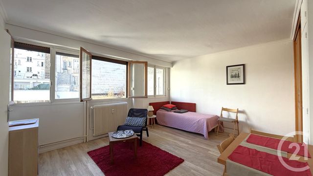 Appartement Studio à vendre - 1 pièce - 27.52 m2 - PARIS - 75018 - ILE-DE-FRANCE - Century 21 Prestige Montmartre